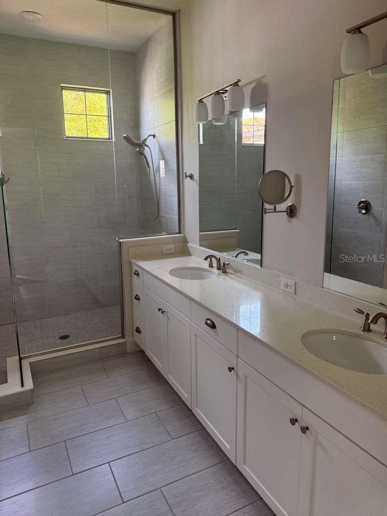 DELLAGIO - Residential Lease