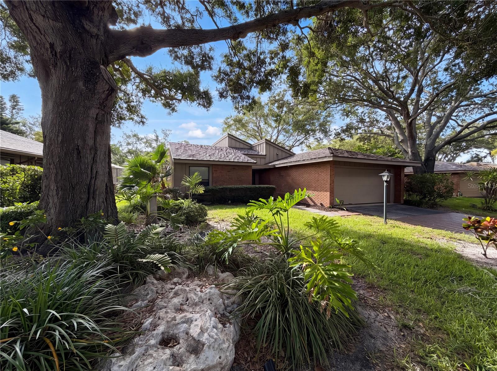 1407 WILLOW OAK CIRCLE