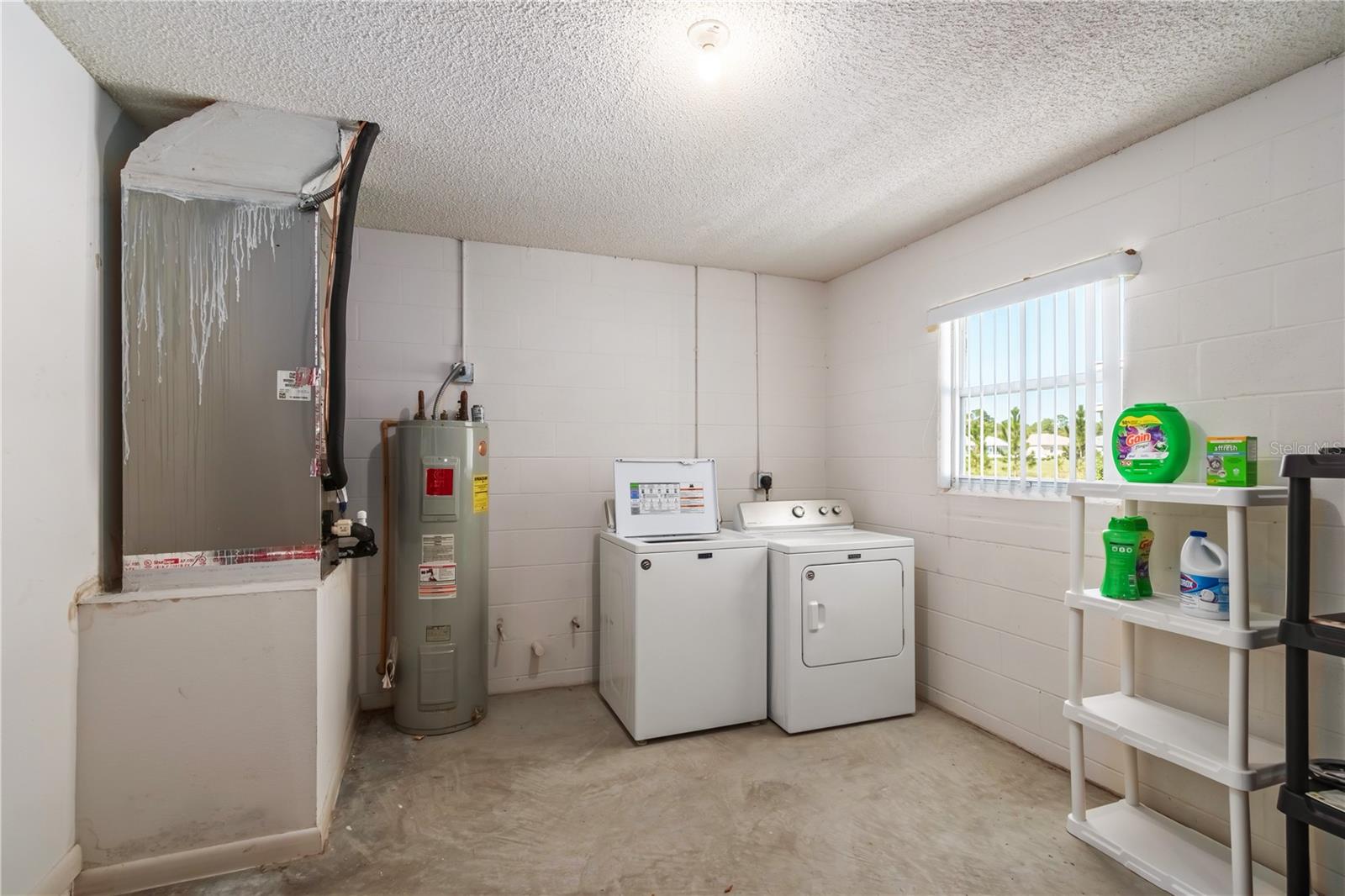 ON TOP OF THE WORLD - Residential