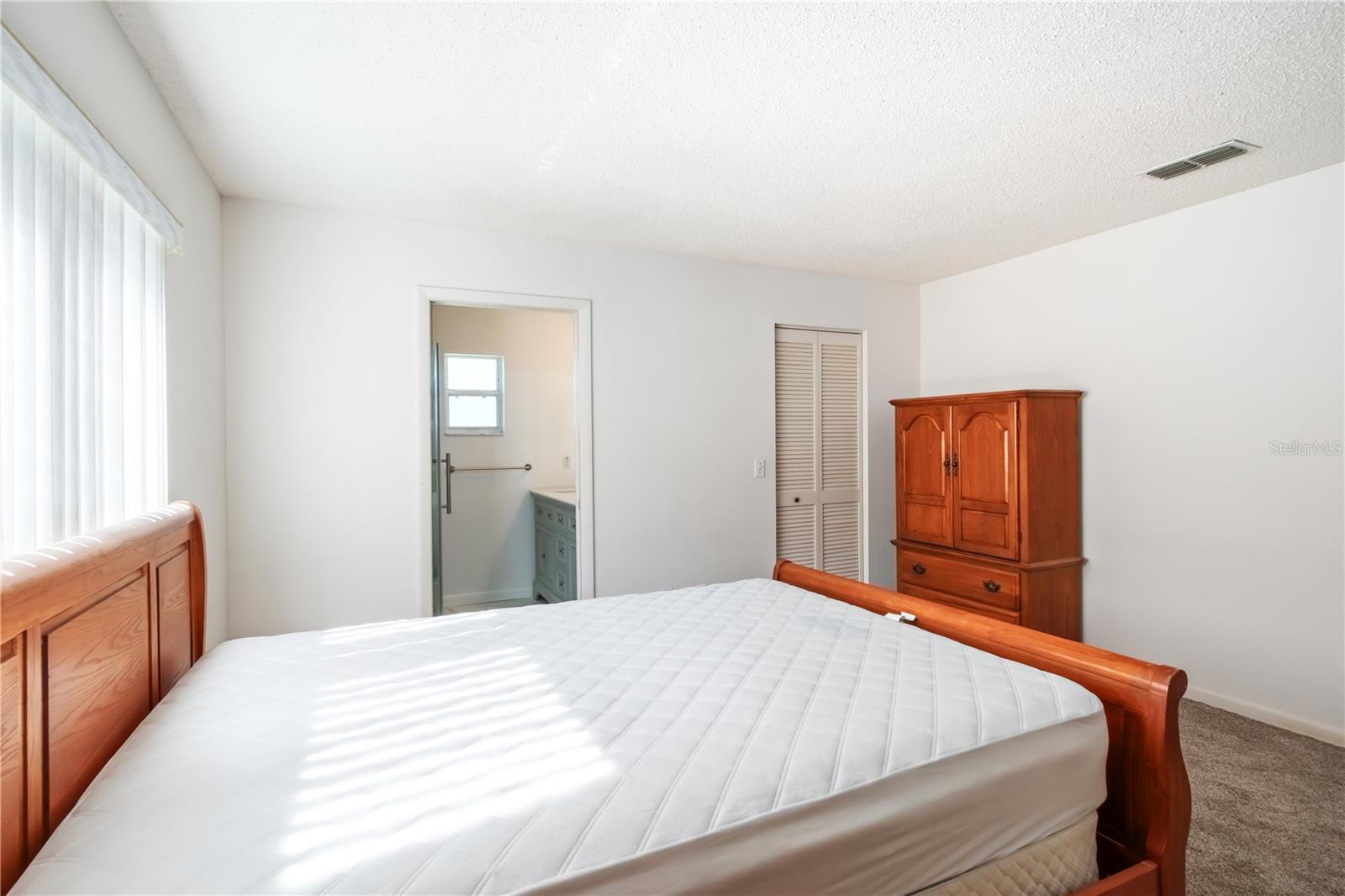 ON TOP OF THE WORLD - Residential