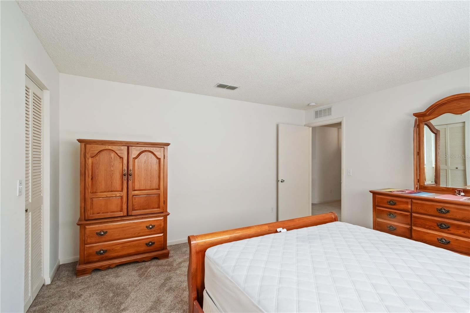 ON TOP OF THE WORLD - Residential