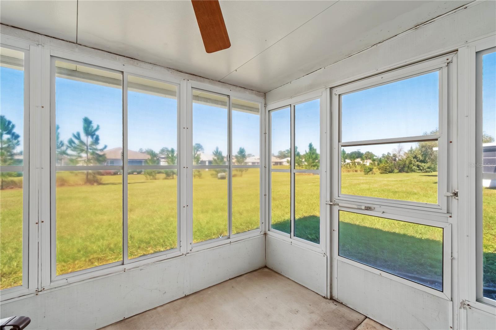 ON TOP OF THE WORLD - Residential