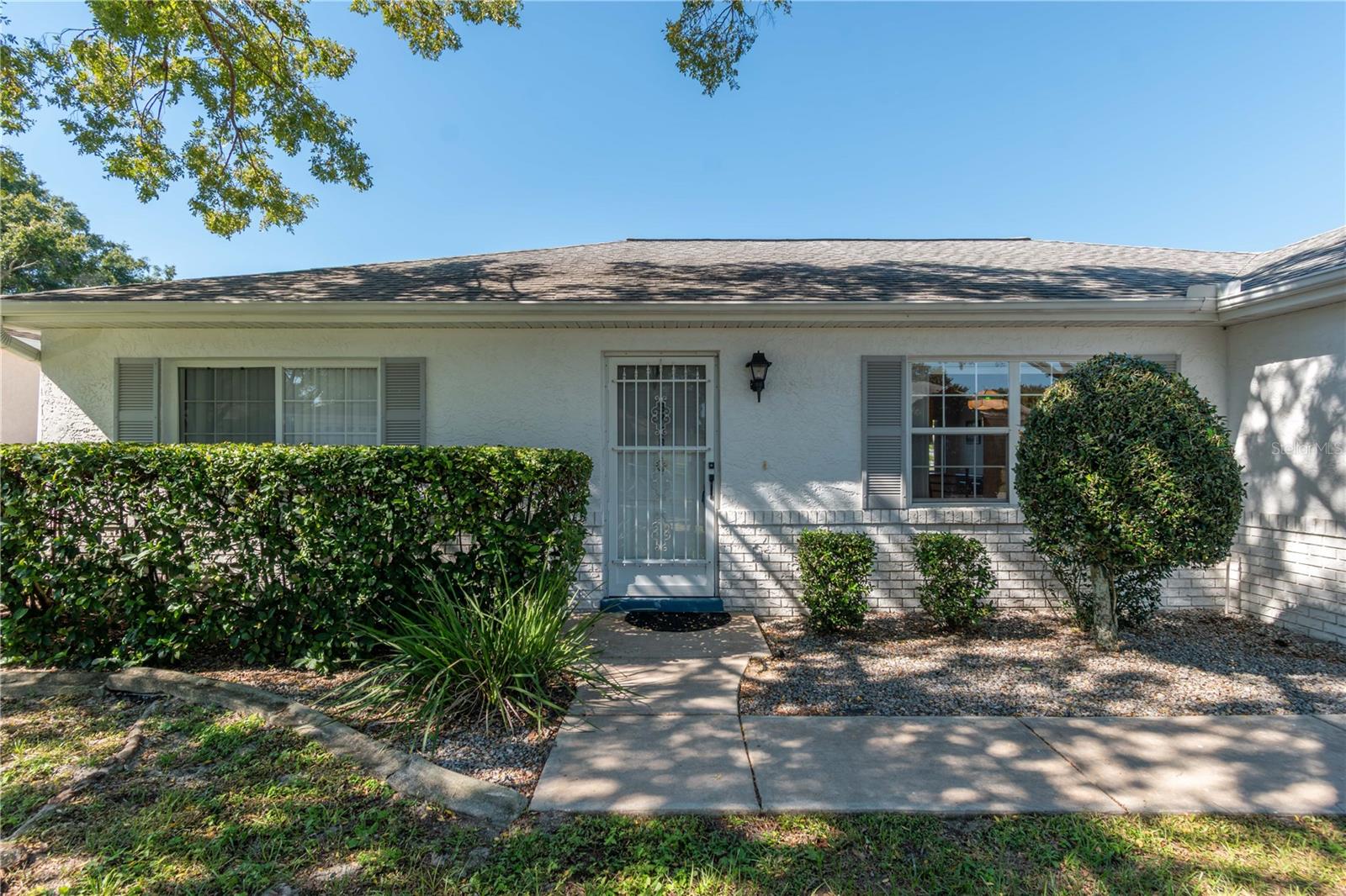 ON TOP OF THE WORLD - Residential