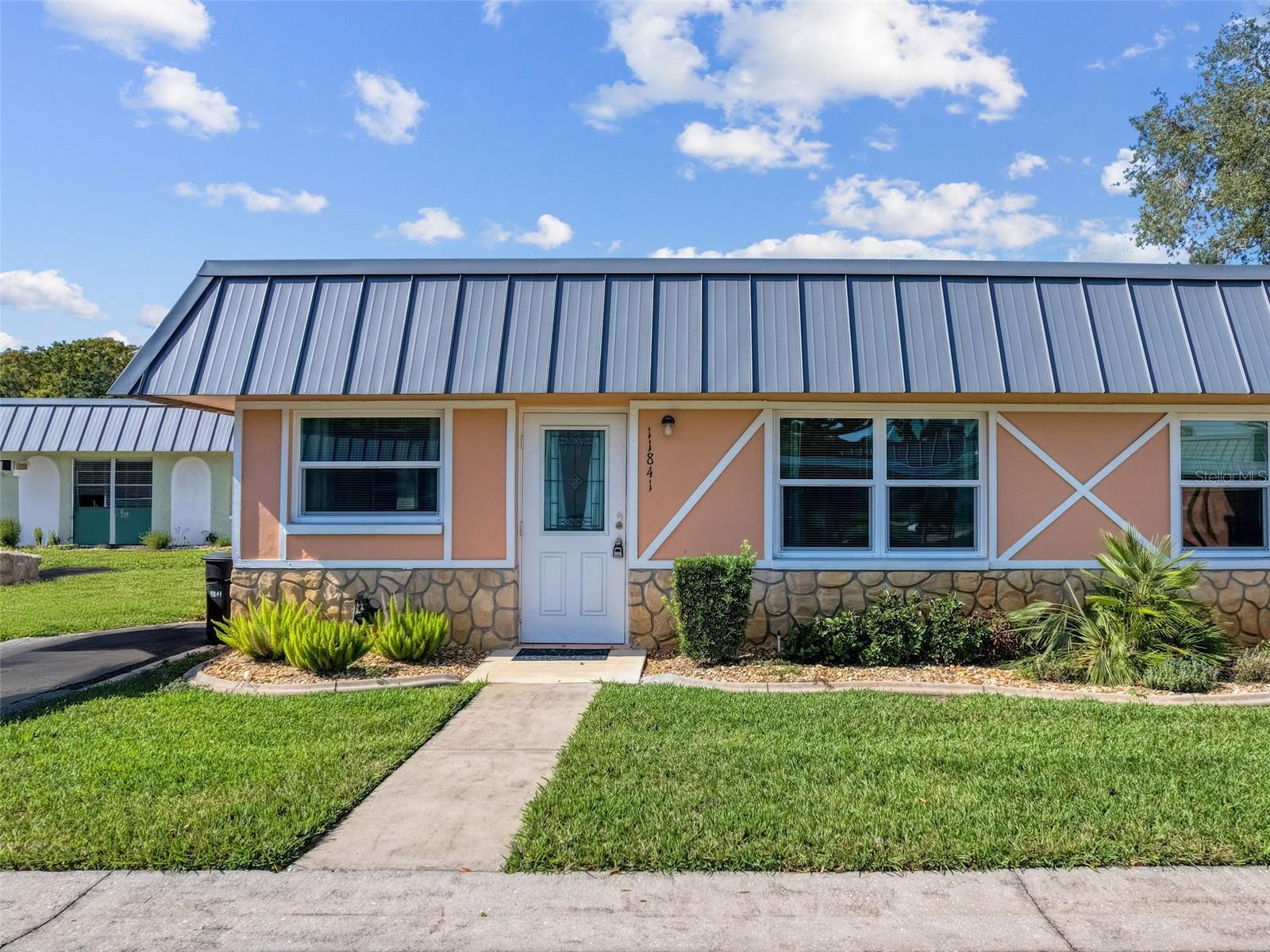 PARADISE POINTE WEST - Residential