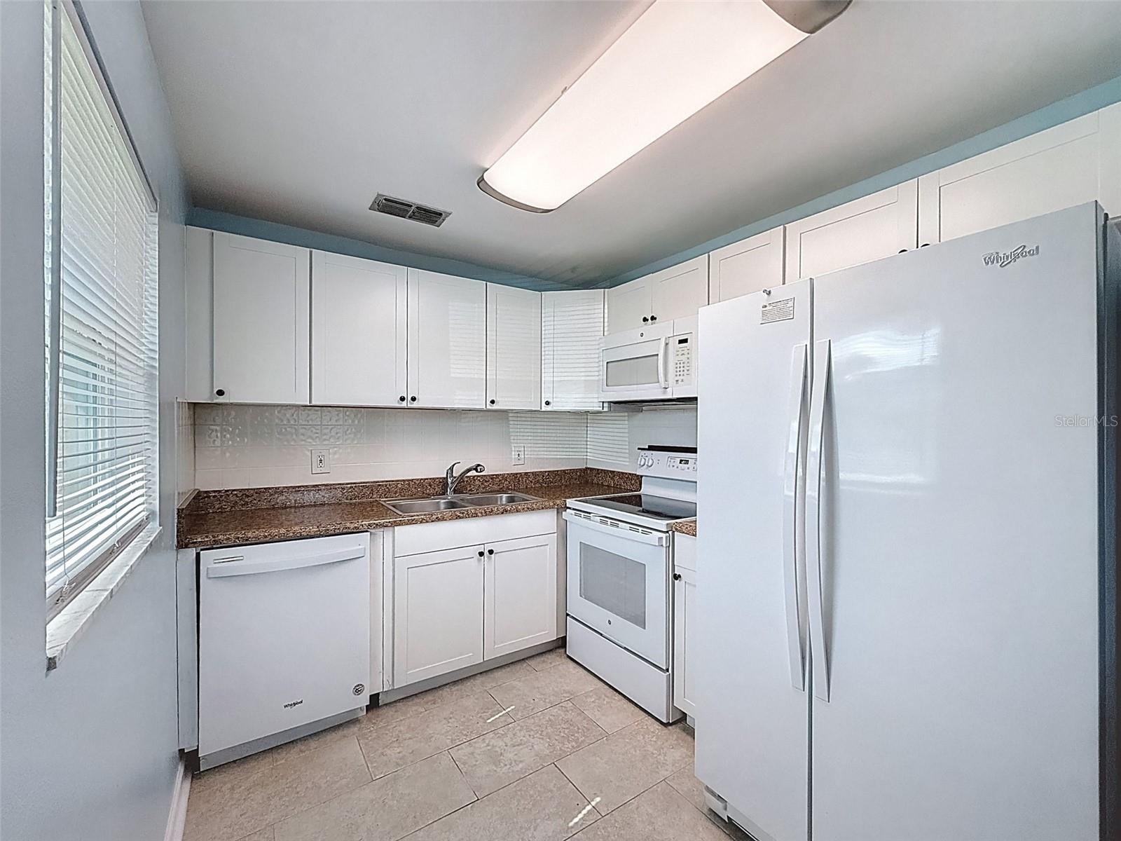 PARADISE POINTE WEST - Residential