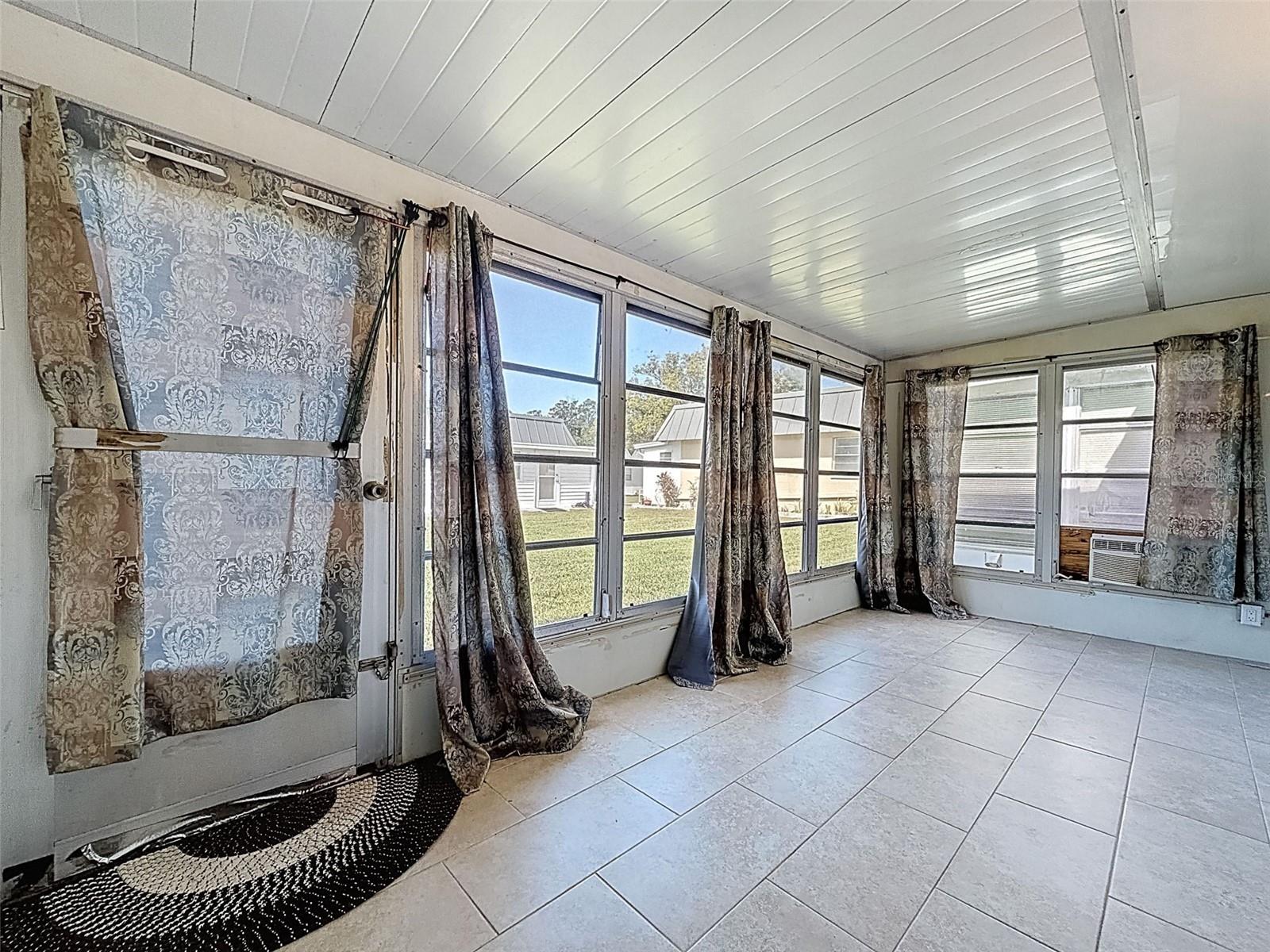 PARADISE POINTE WEST - Residential