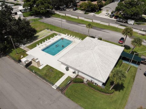 A home in LAKELAND