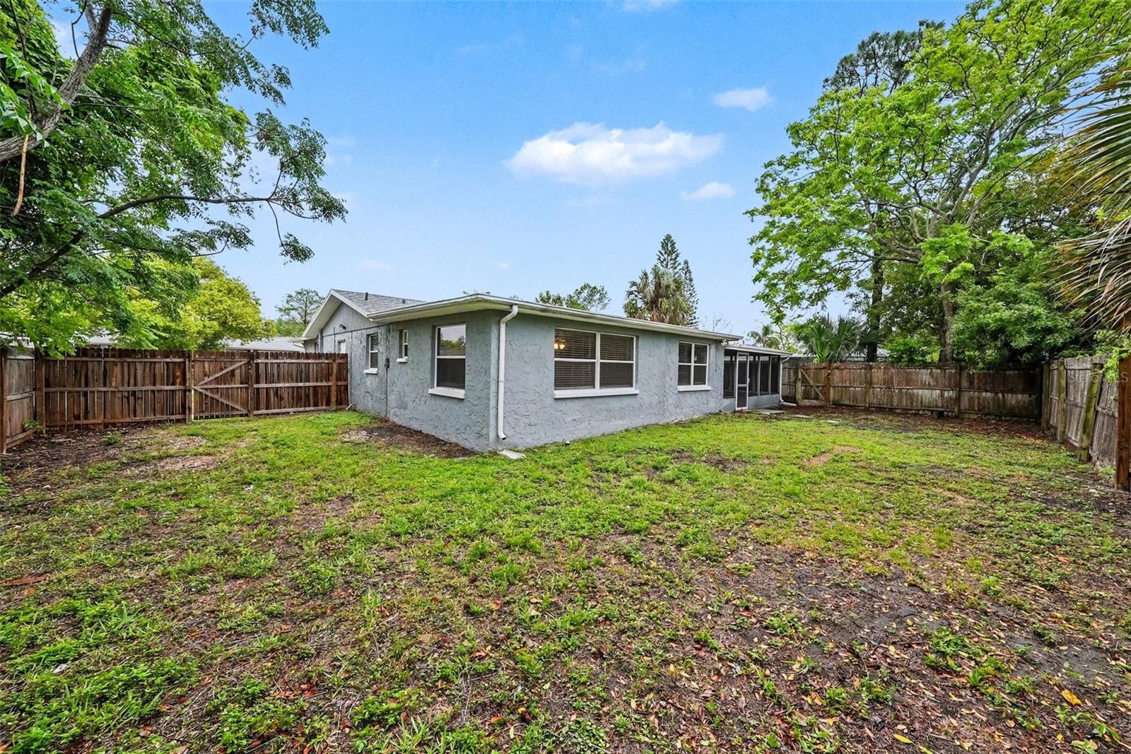 EMBASSY HILLS - Residential