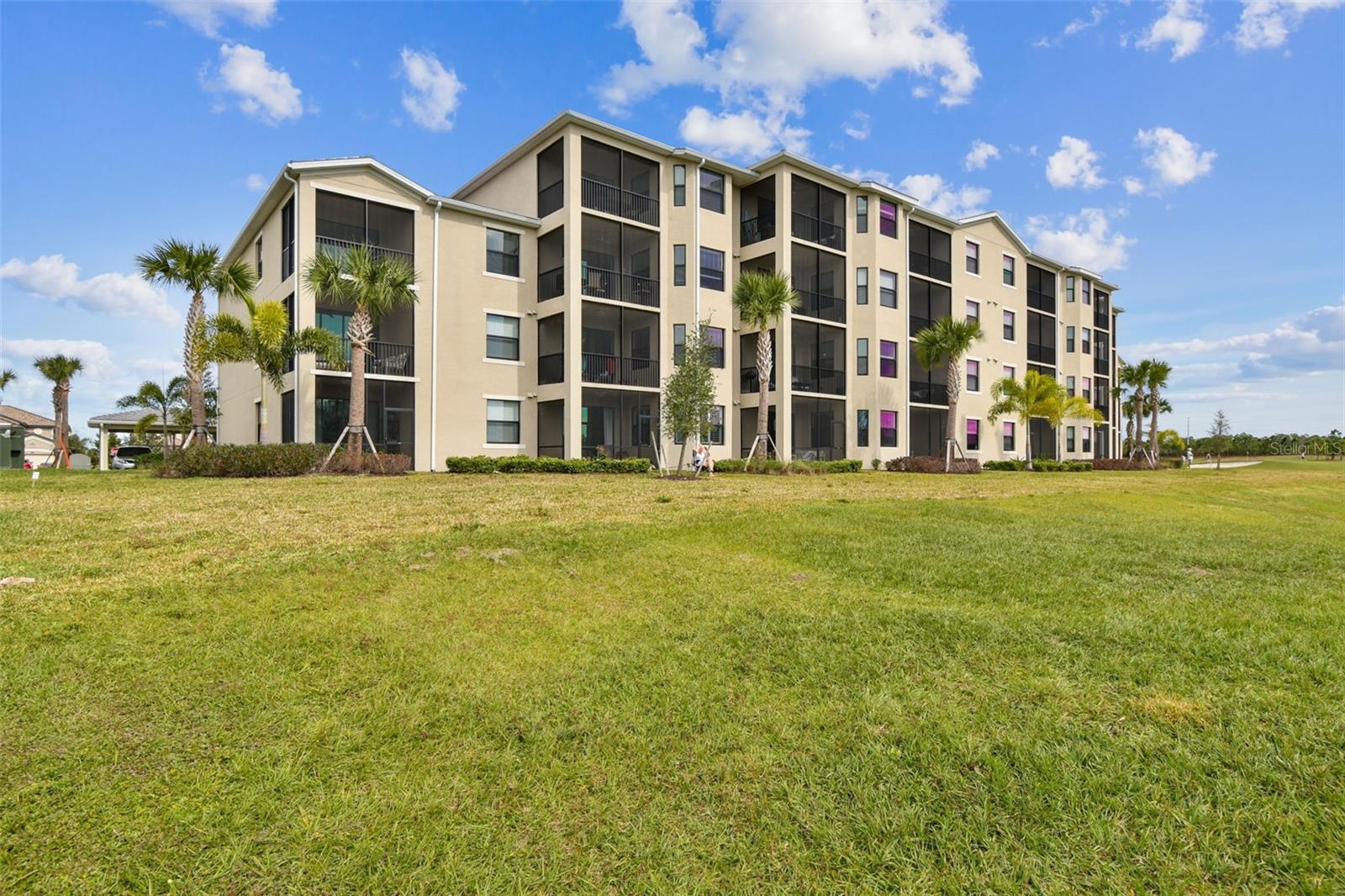 LAKEWOOD NATIONAL - Residential Lease