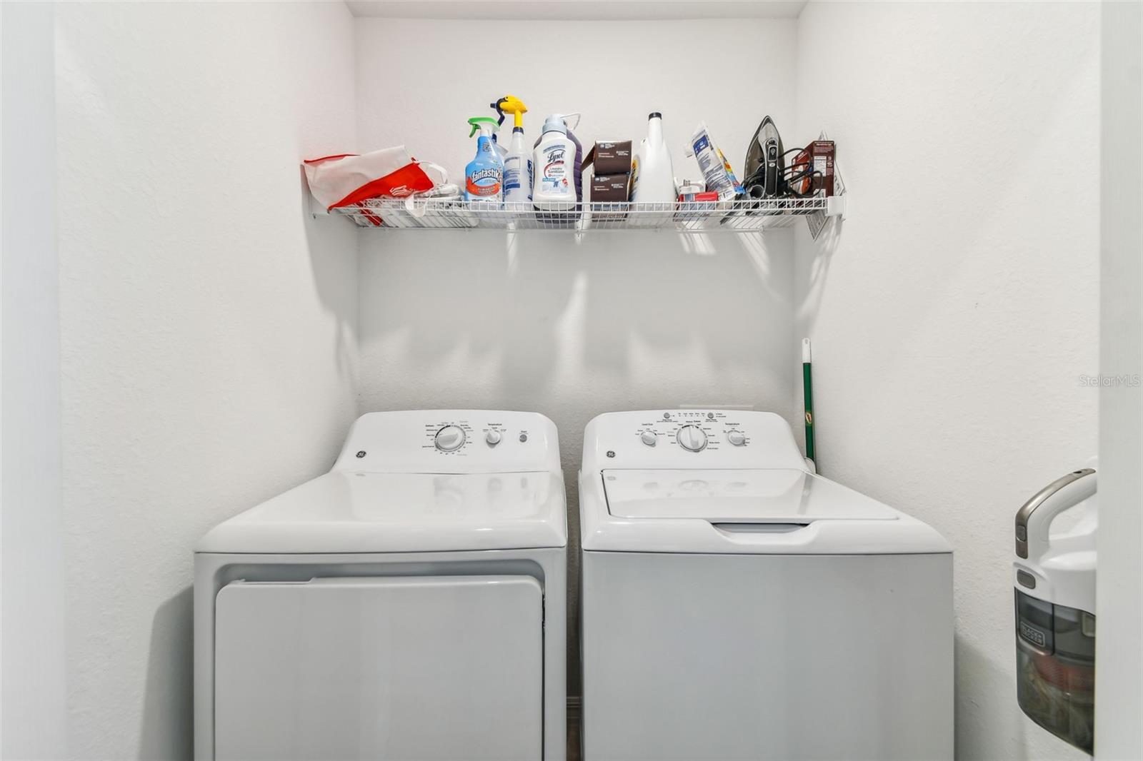LAKEWOOD NATIONAL - Residential Lease