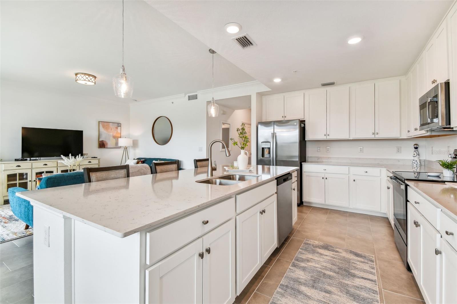 LAKEWOOD NATIONAL - Residential Lease