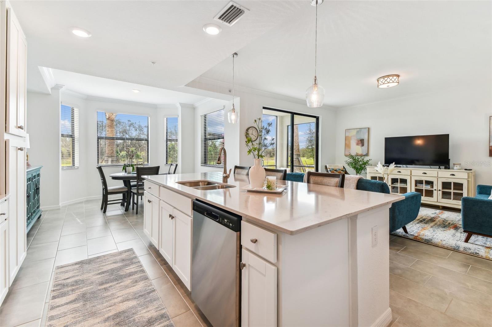 LAKEWOOD NATIONAL - Residential Lease