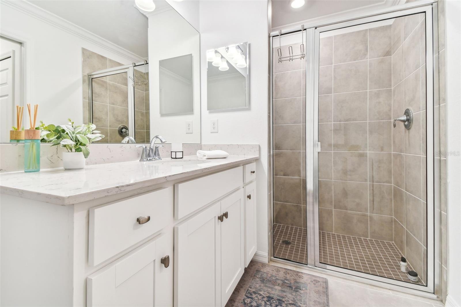 LAKEWOOD NATIONAL - Residential Lease