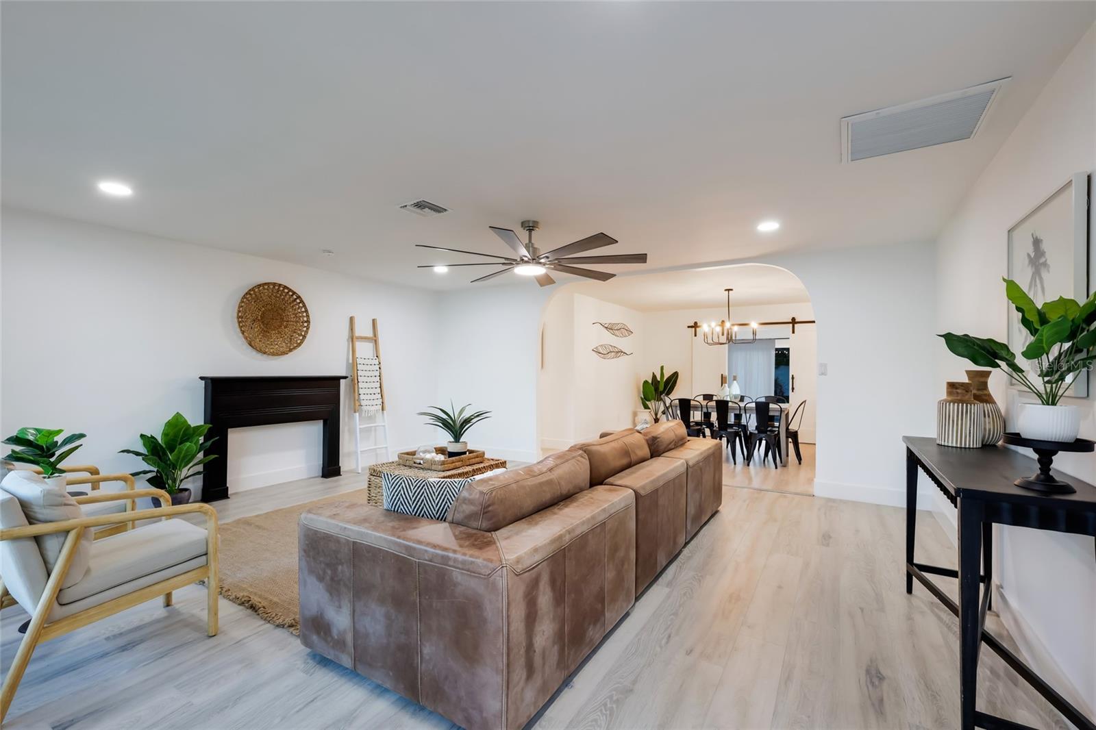 STEVENS ADD TO BRADENTOWN - Residential