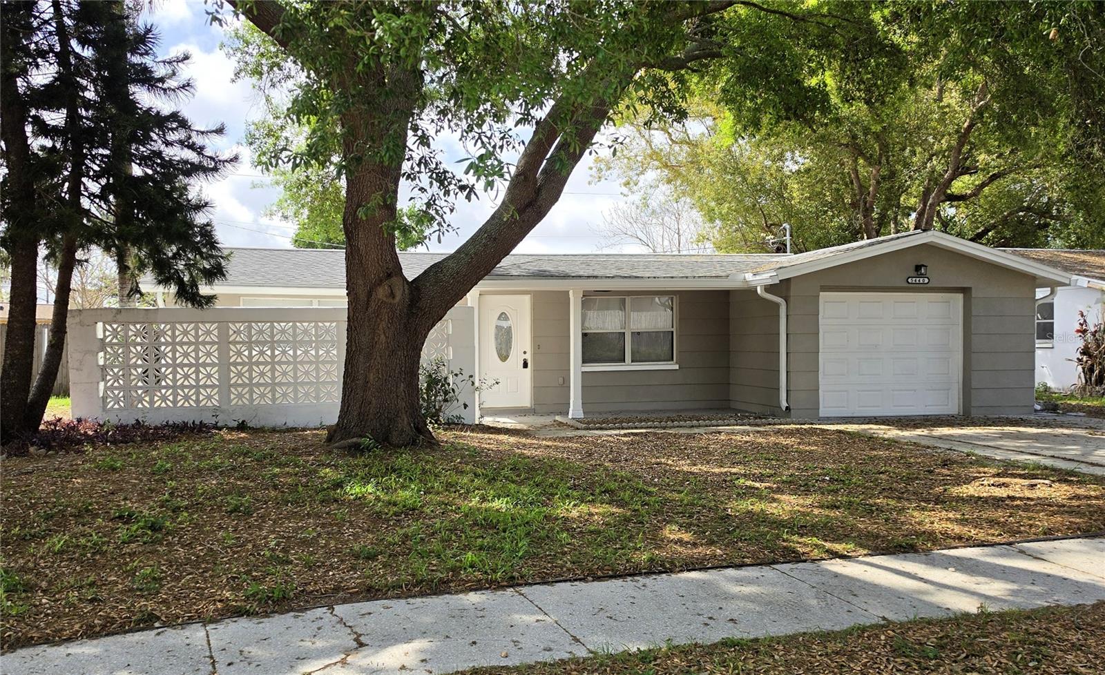 FOREST HILLS - Residential