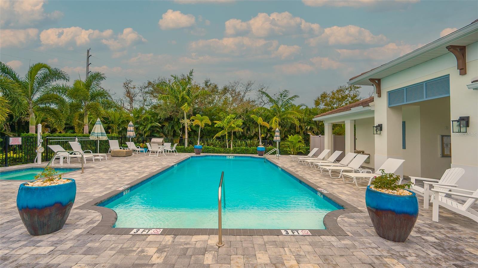 SANDHILL LAKE - Residential