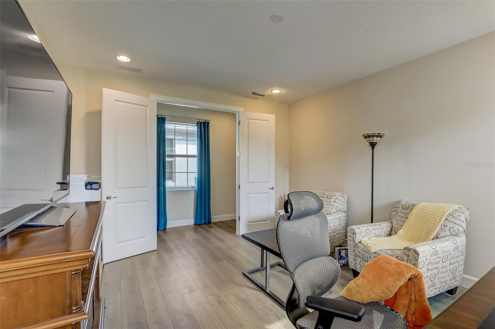 SANDHILL LAKE - Residential