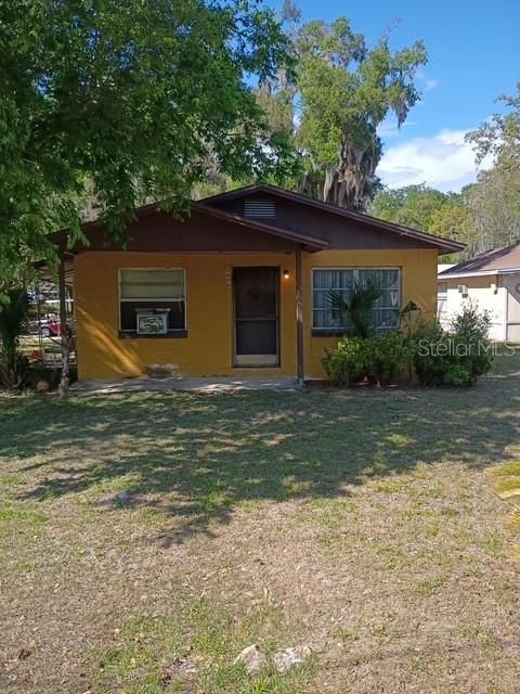 Photo of 1806 Center Street, Leesburg, FL 34748 (MLS # O6410913)