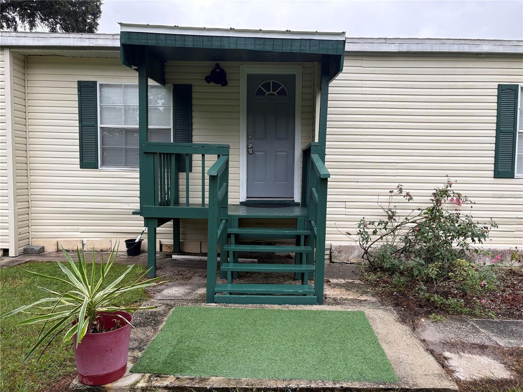 Photo of 2007 E 148th Avenue, Lutz, FL 33549 (MLS # TB8552391)