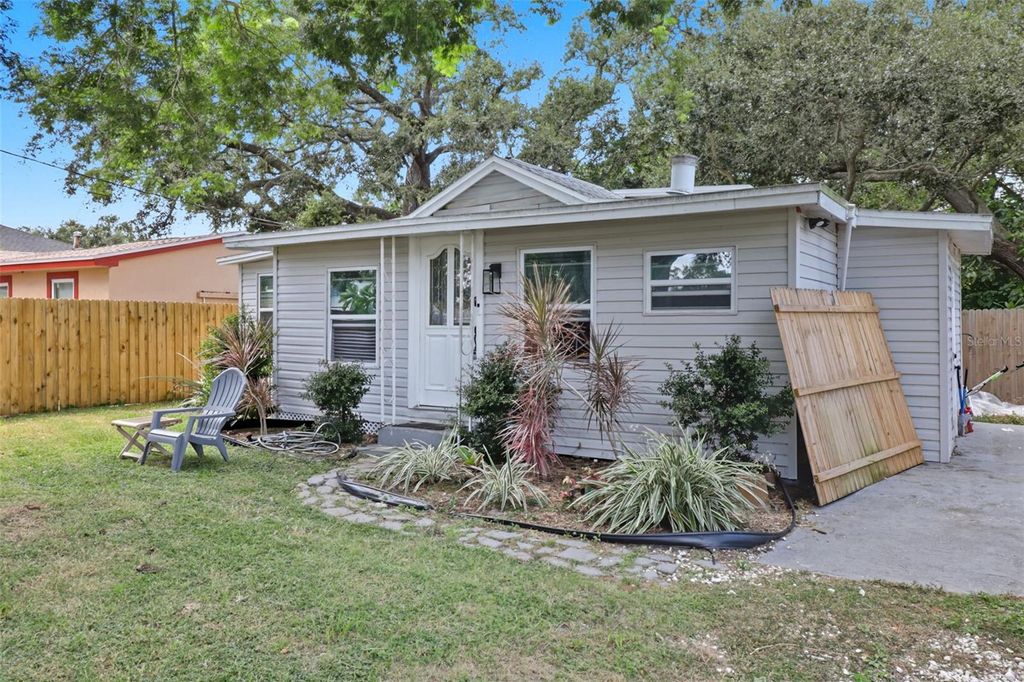 Photo of 1518 Scranton Avenue, Clearwater, FL 33756 (MLS # TB8435066)