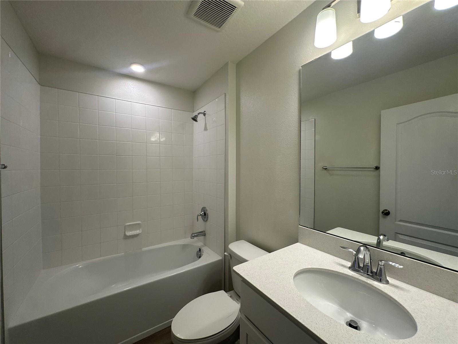 TOWNS AT NARCOOSSEE COMMONS - Residential Lease