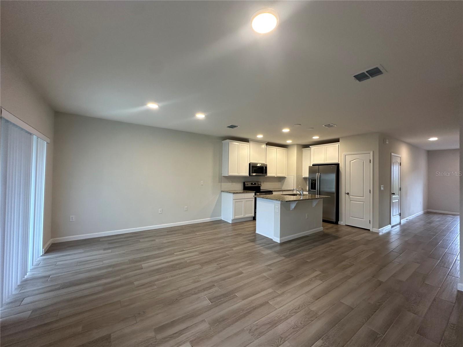 TOWNS AT NARCOOSSEE COMMONS - Residential Lease