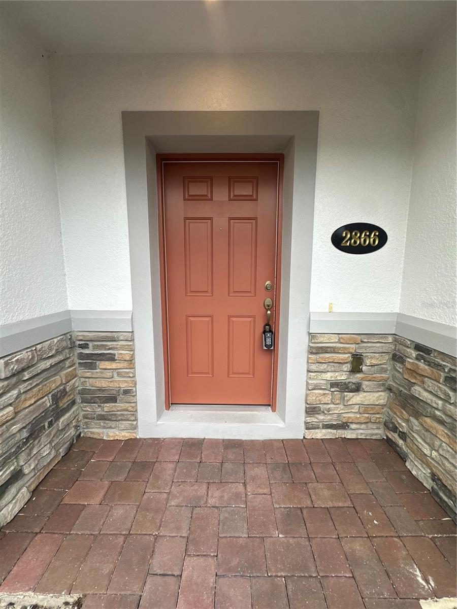 TOWNS AT NARCOOSSEE COMMONS - Residential Lease