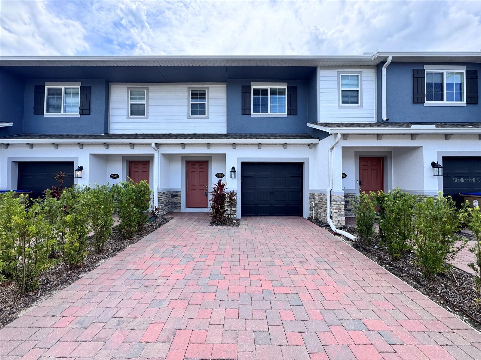 TOWNS AT NARCOOSSEE COMMONS - Residential Lease