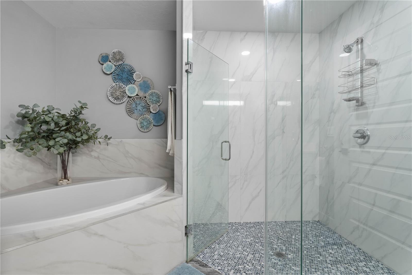 PARADISE POINTE/CHARLOTTE HARB - Residential