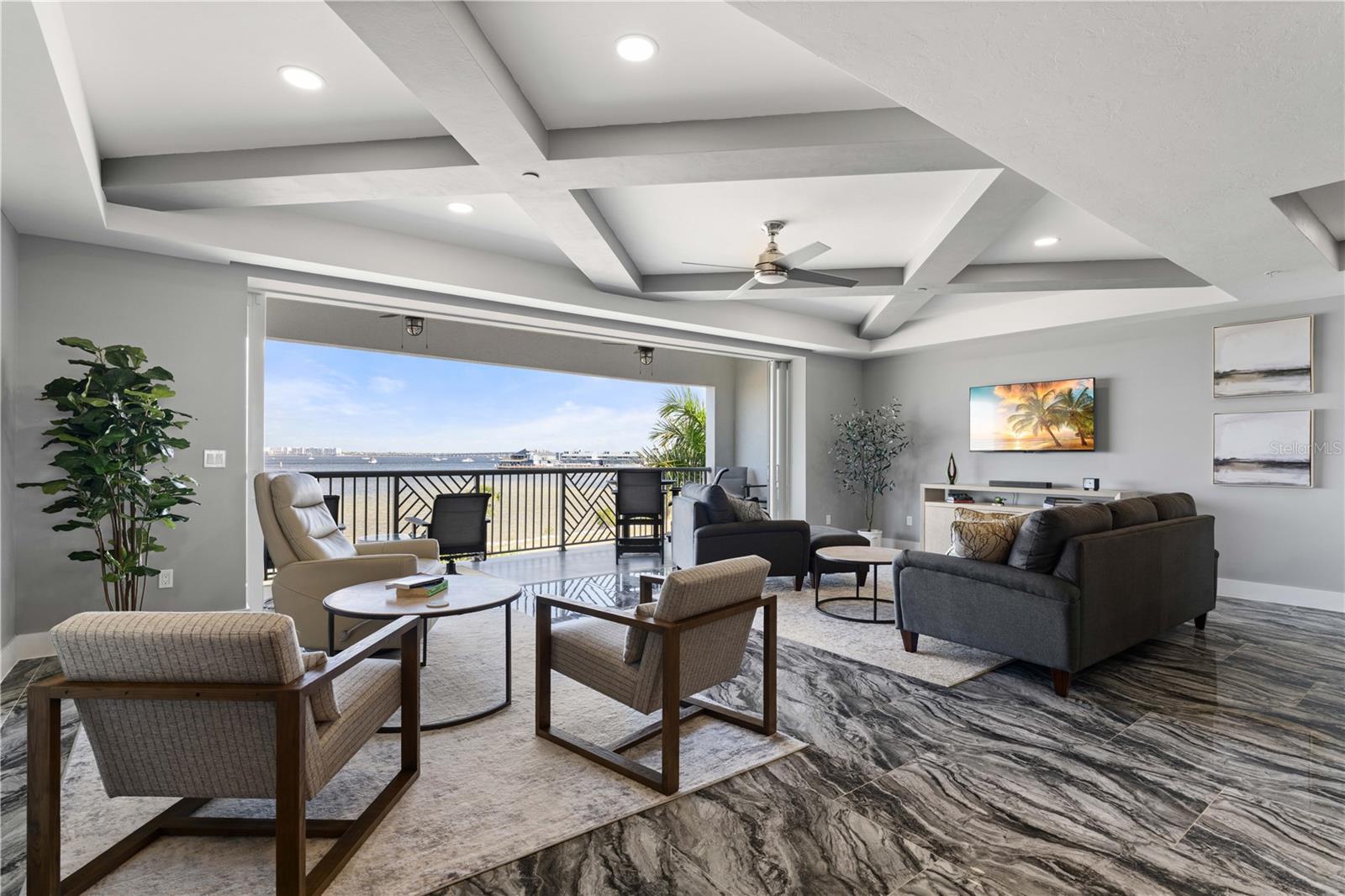 PARADISE POINTE/CHARLOTTE HARB - Residential