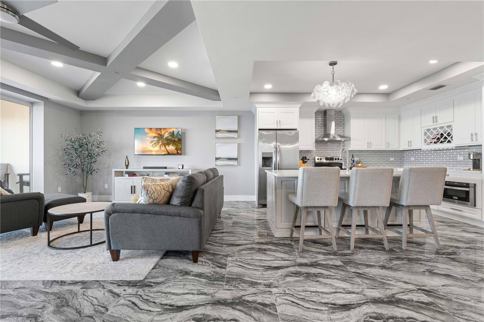 PARADISE POINTE/CHARLOTTE HARB - Residential