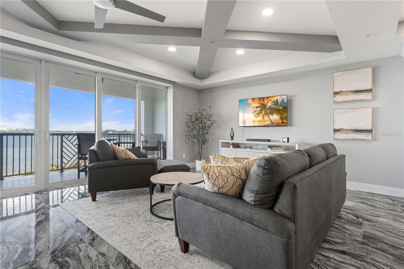 PARADISE POINTE/CHARLOTTE HARB - Residential