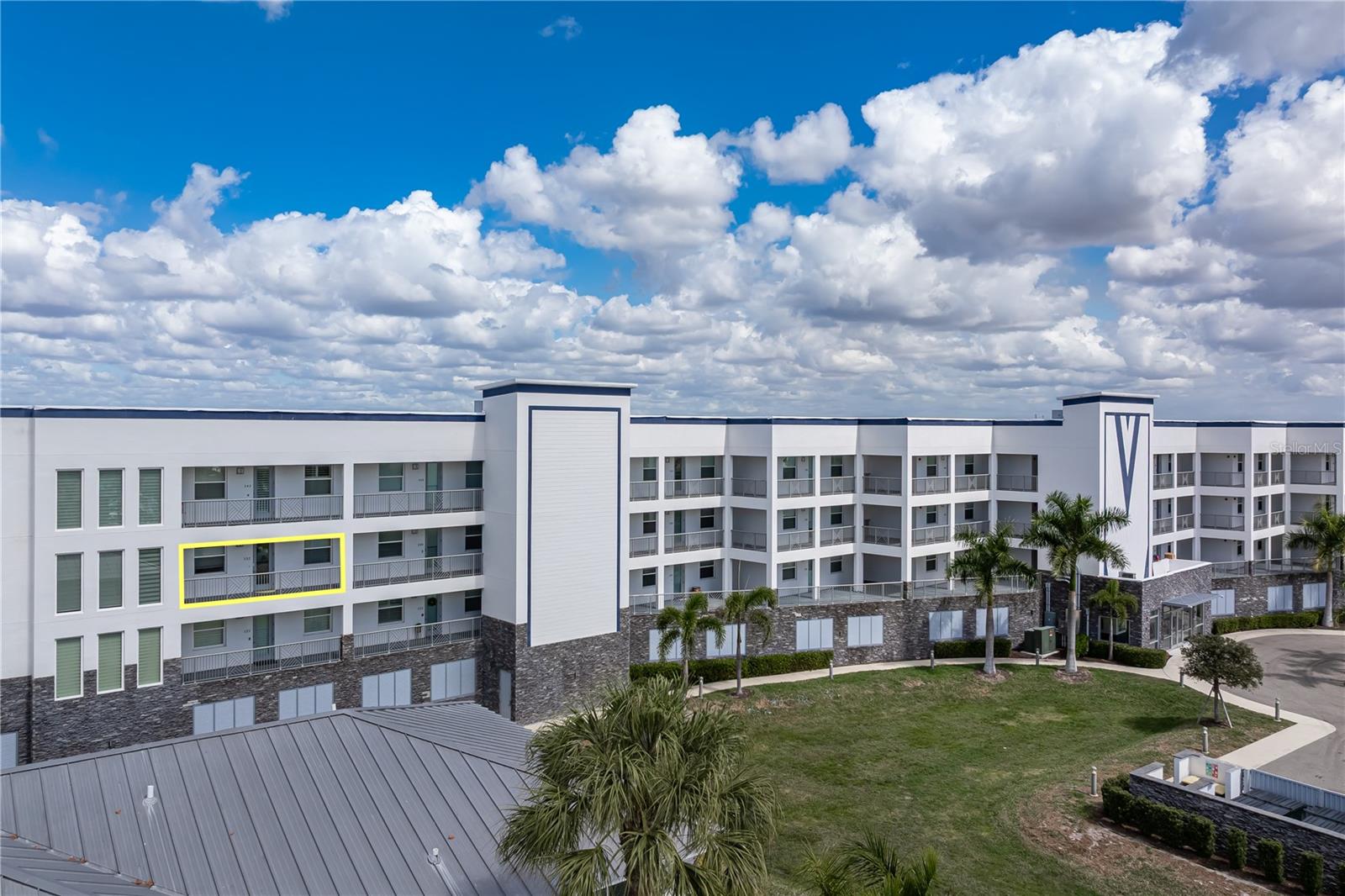 PARADISE POINTE/CHARLOTTE HARB - Residential