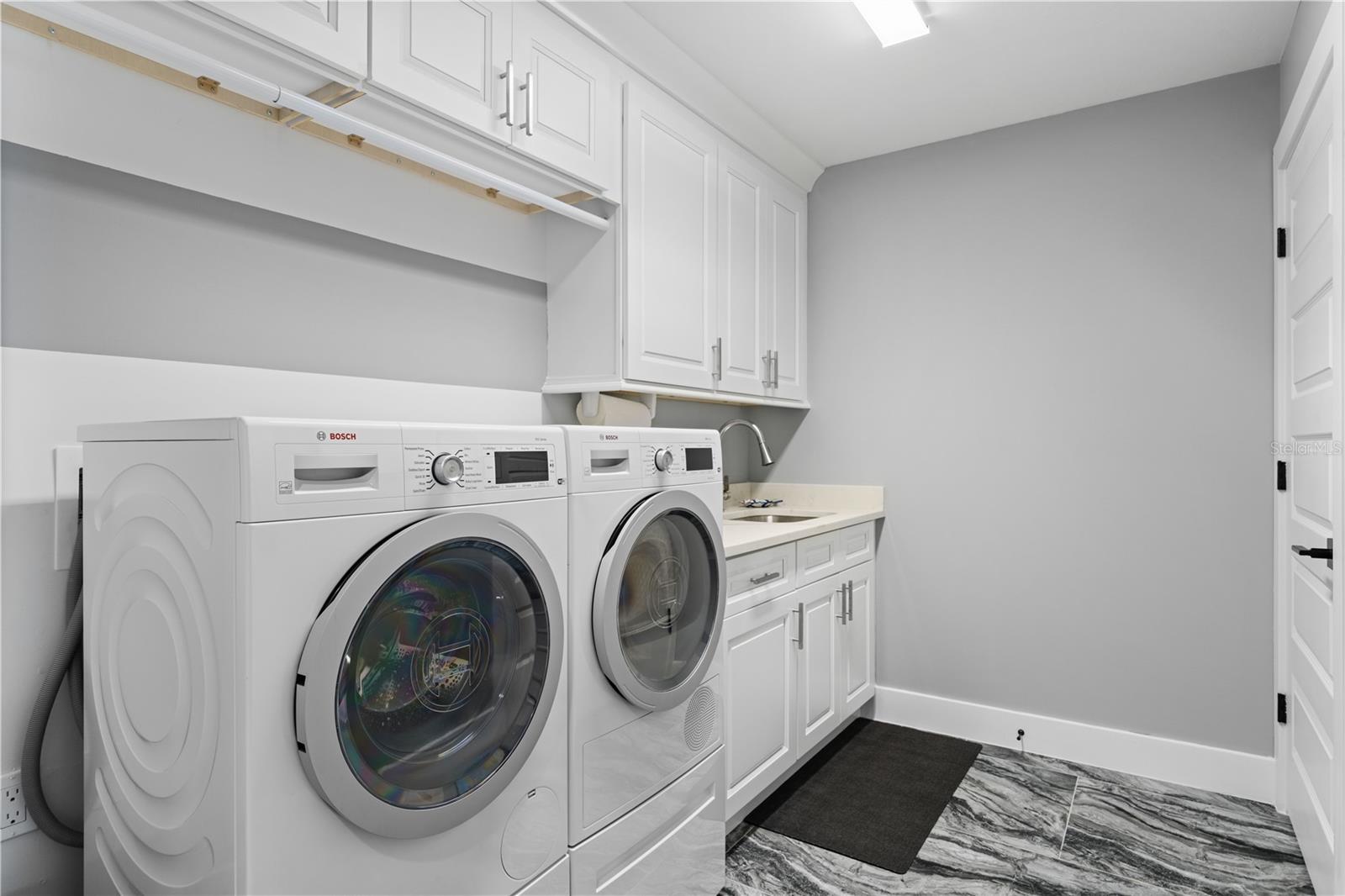 PARADISE POINTE/CHARLOTTE HARB - Residential