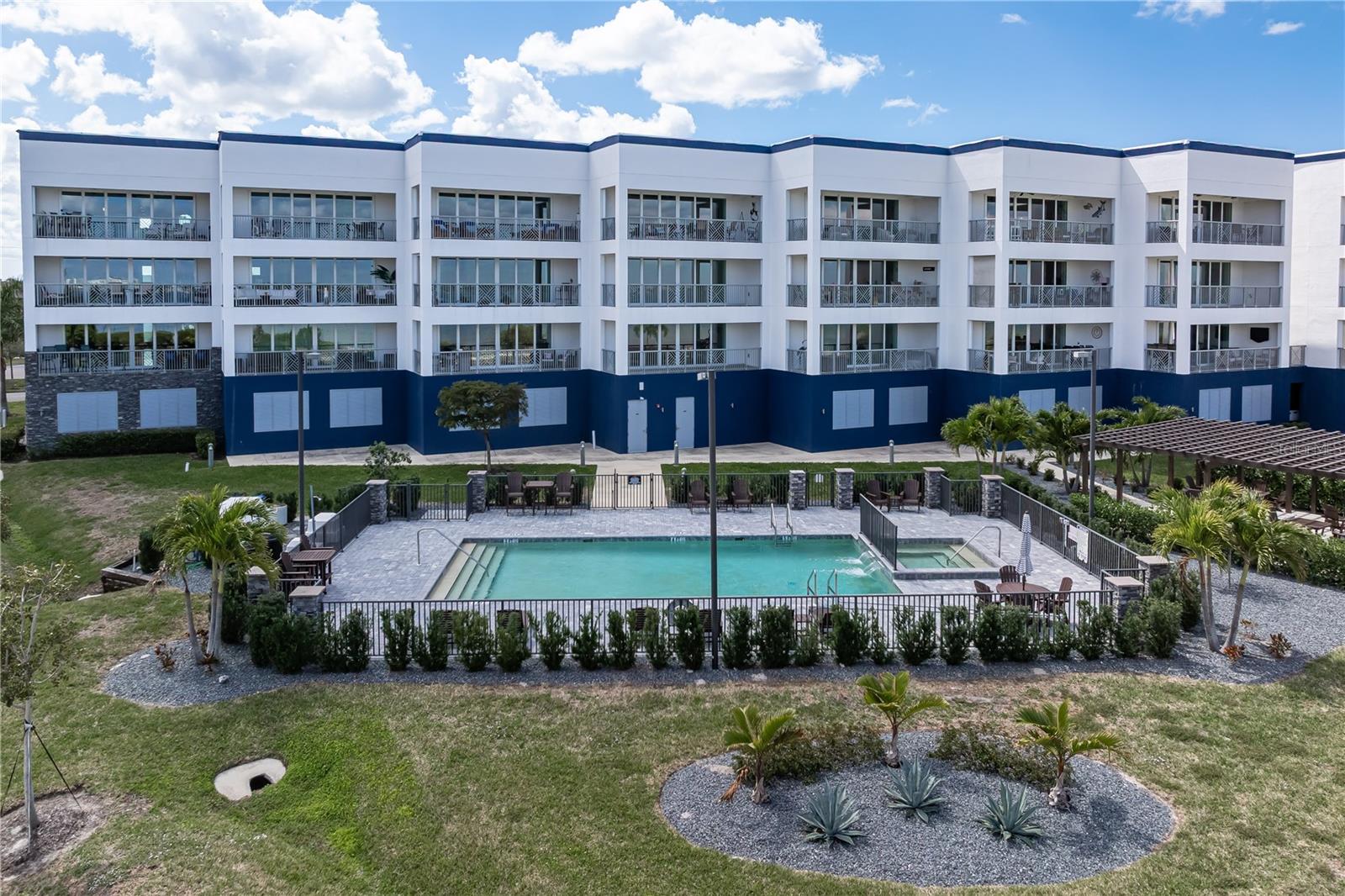 PARADISE POINTE/CHARLOTTE HARB - Residential