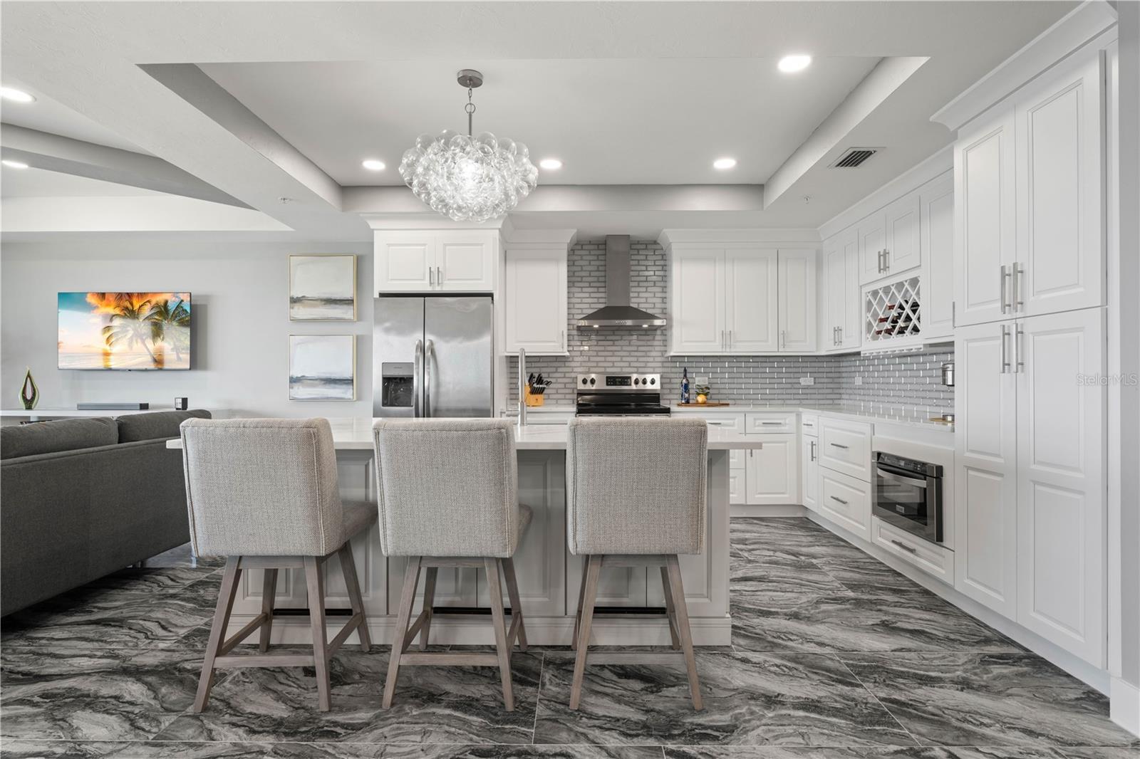 PARADISE POINTE/CHARLOTTE HARB - Residential