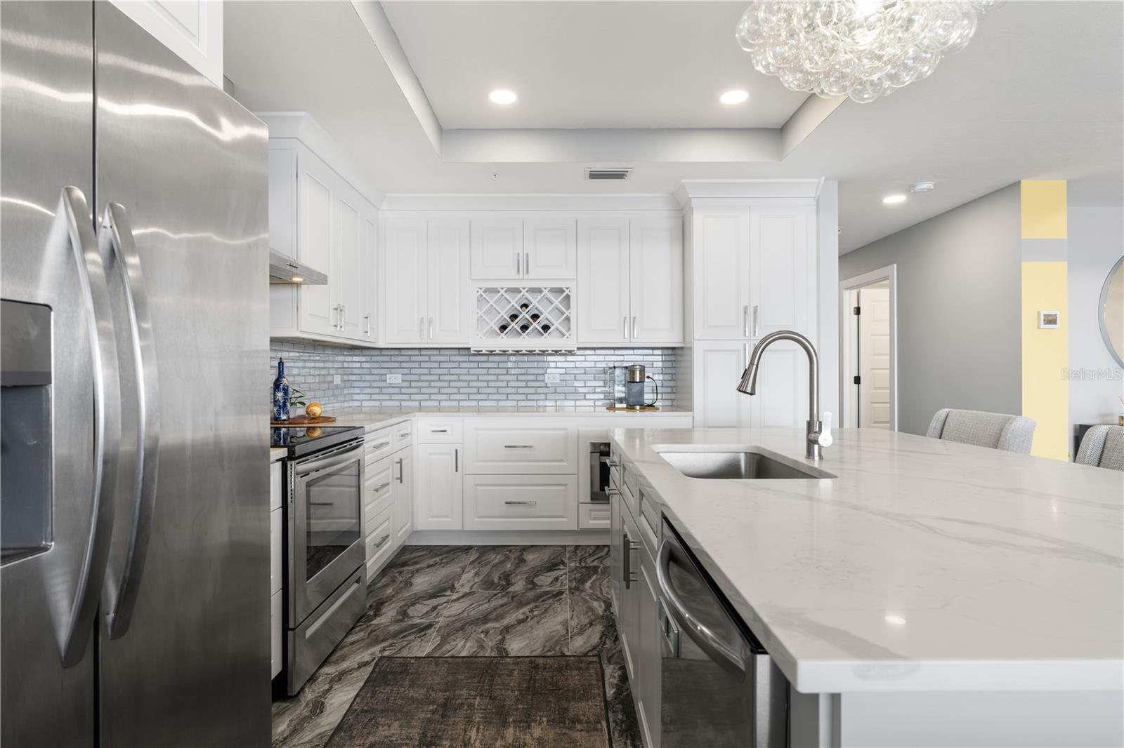 PARADISE POINTE/CHARLOTTE HARB - Residential