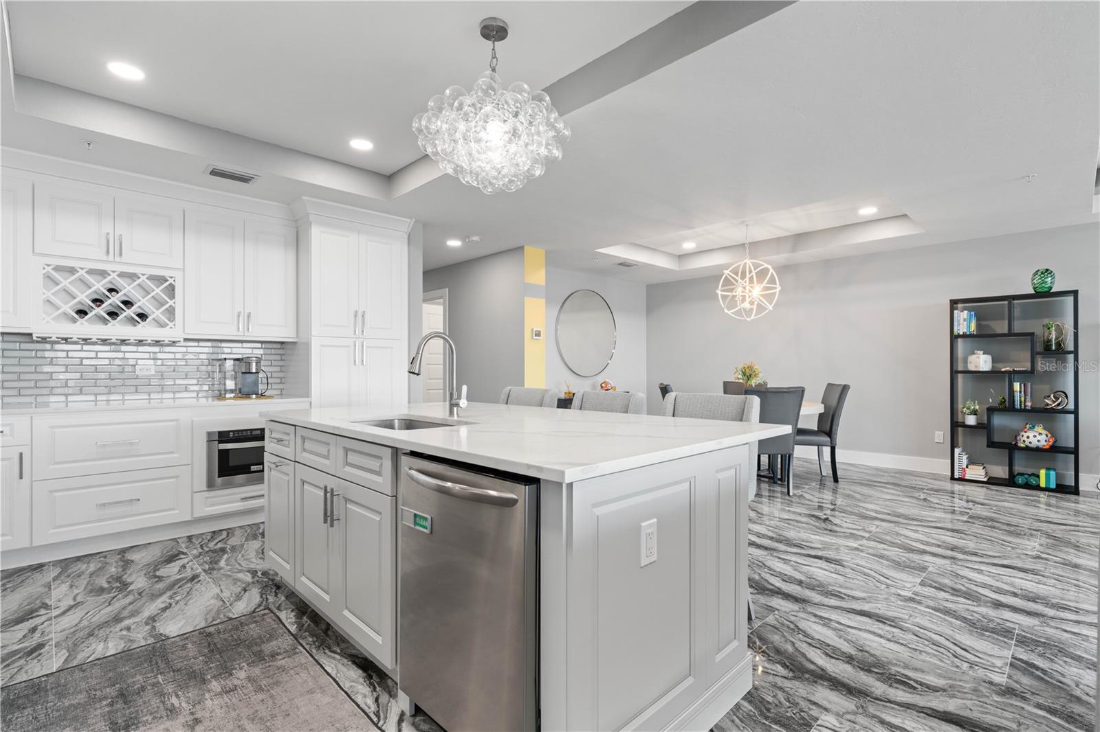 PARADISE POINTE/CHARLOTTE HARB - Residential