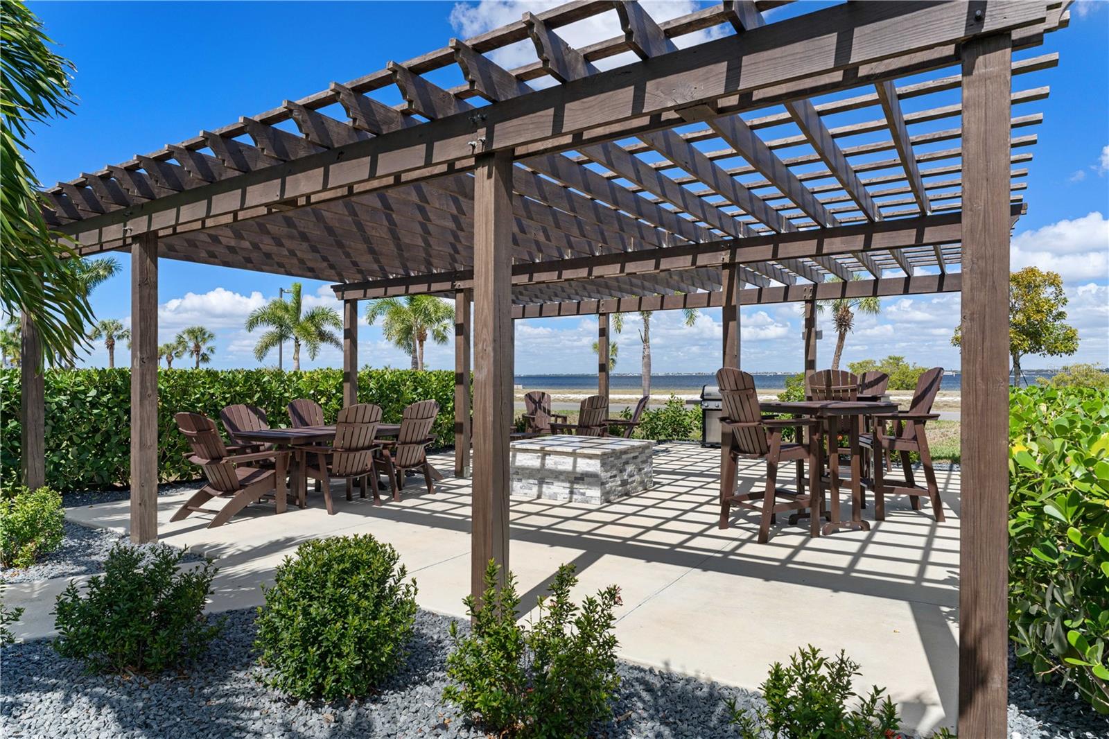 PARADISE POINTE/CHARLOTTE HARB - Residential