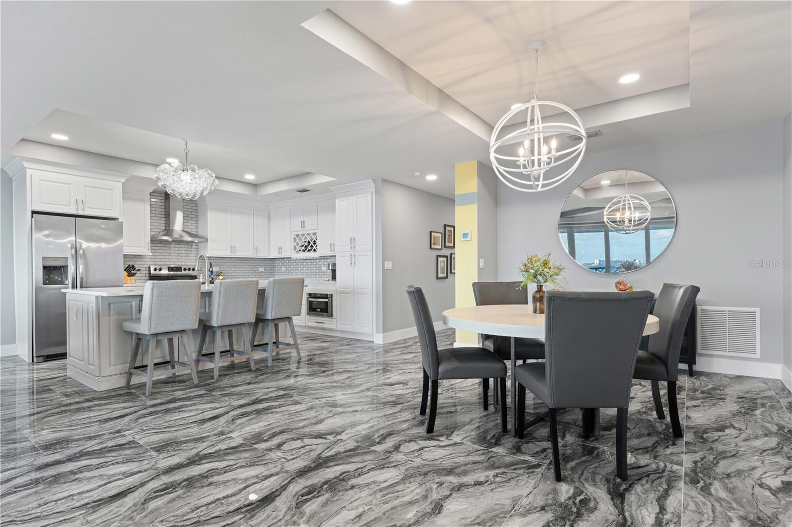 PARADISE POINTE/CHARLOTTE HARB - Residential