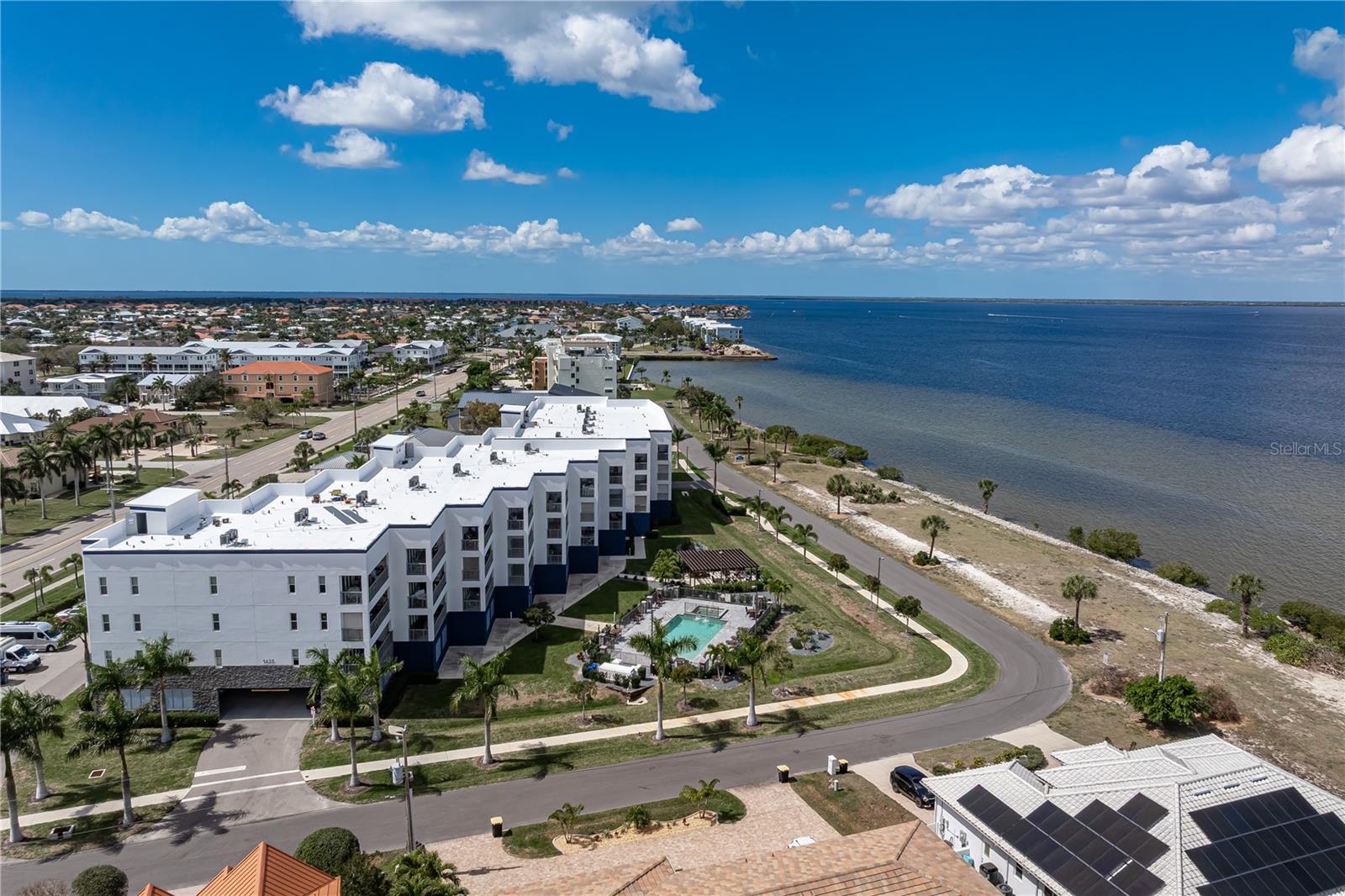 PARADISE POINTE/CHARLOTTE HARB - Residential