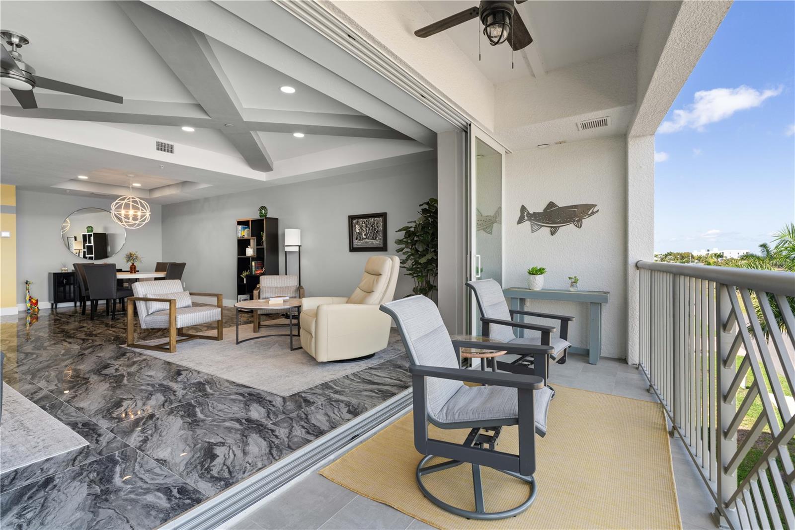 PARADISE POINTE/CHARLOTTE HARB - Residential