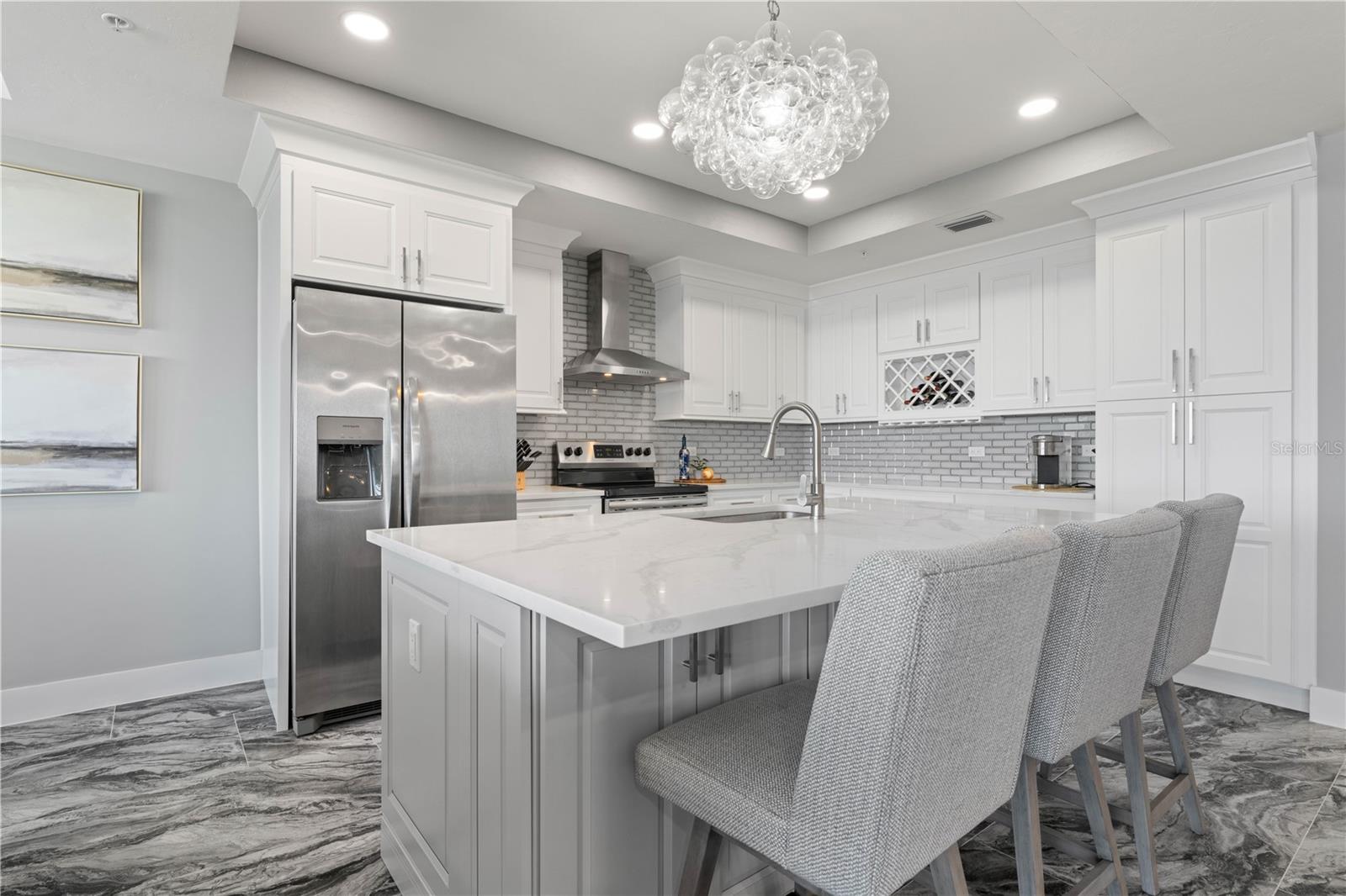 PARADISE POINTE/CHARLOTTE HARB - Residential