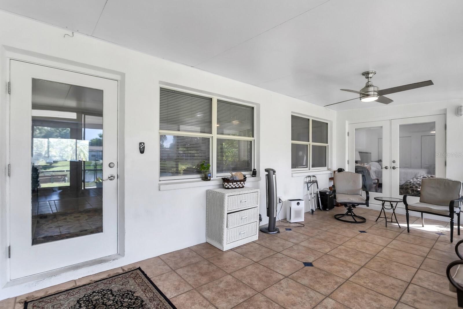 KENNETH CITY UNIT 1 REV - Residential