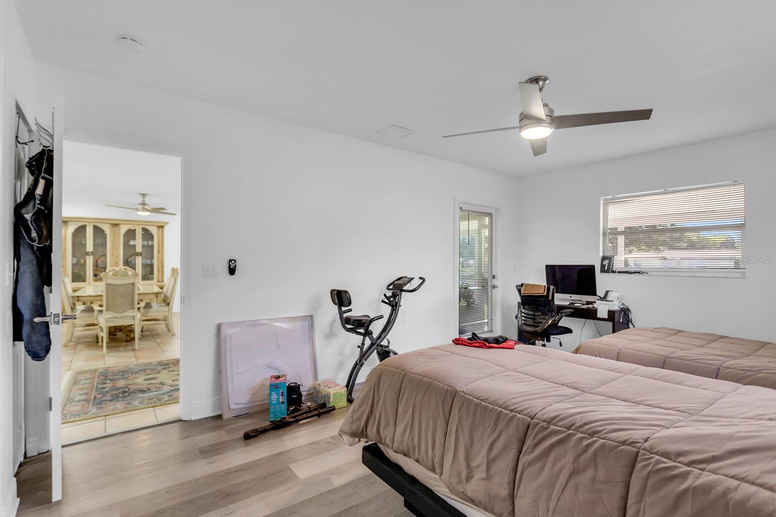 KENNETH CITY UNIT 1 REV - Residential