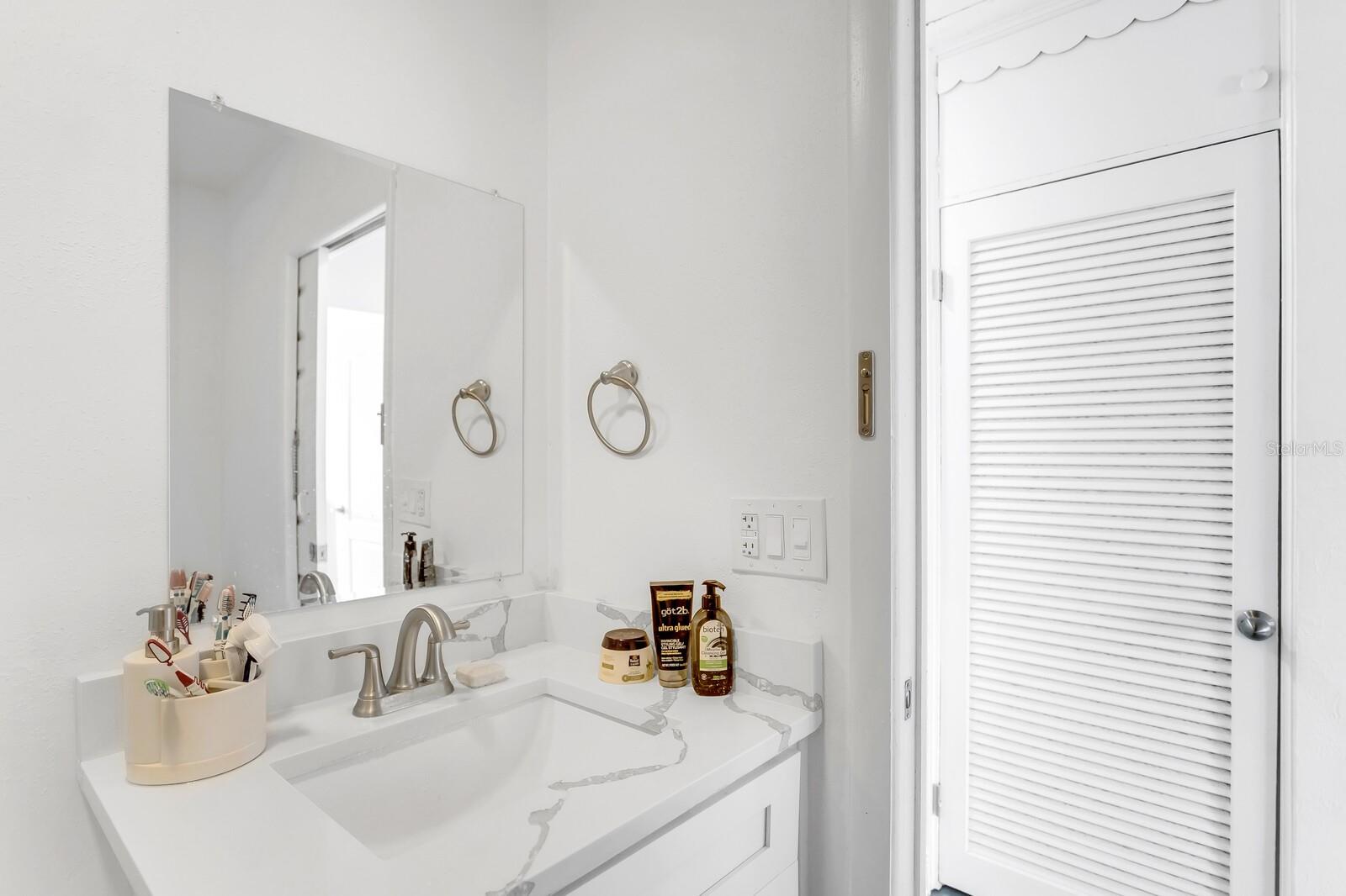 KENNETH CITY UNIT 1 REV - Residential