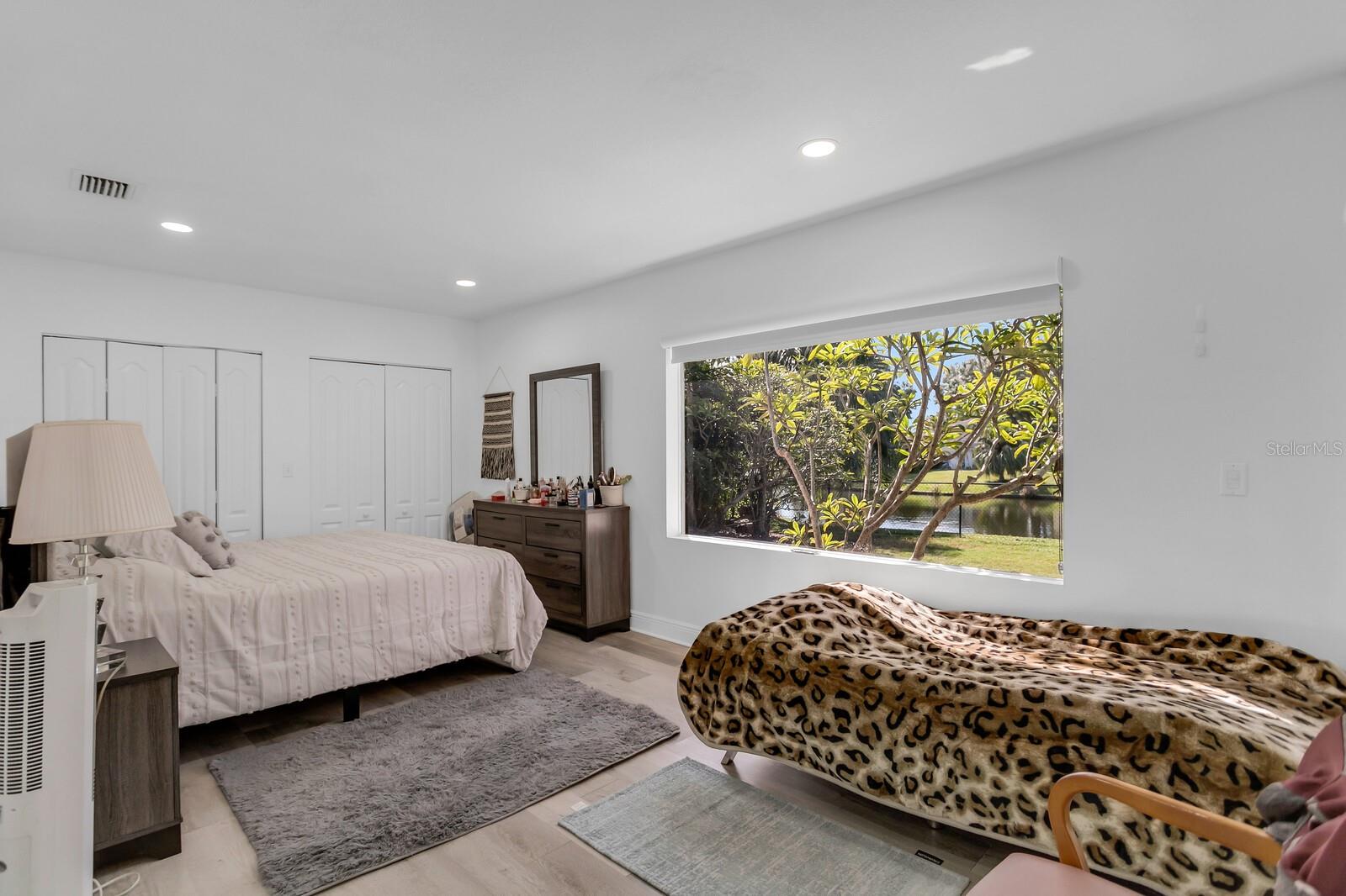 KENNETH CITY UNIT 1 REV - Residential