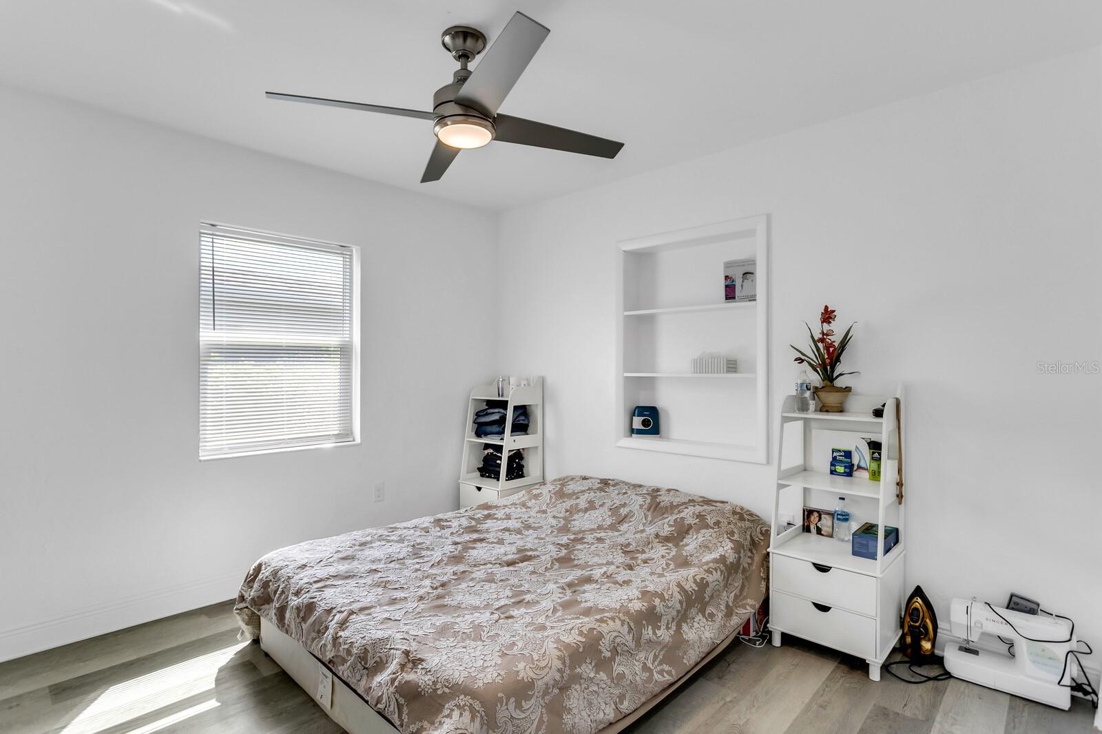 KENNETH CITY UNIT 1 REV - Residential