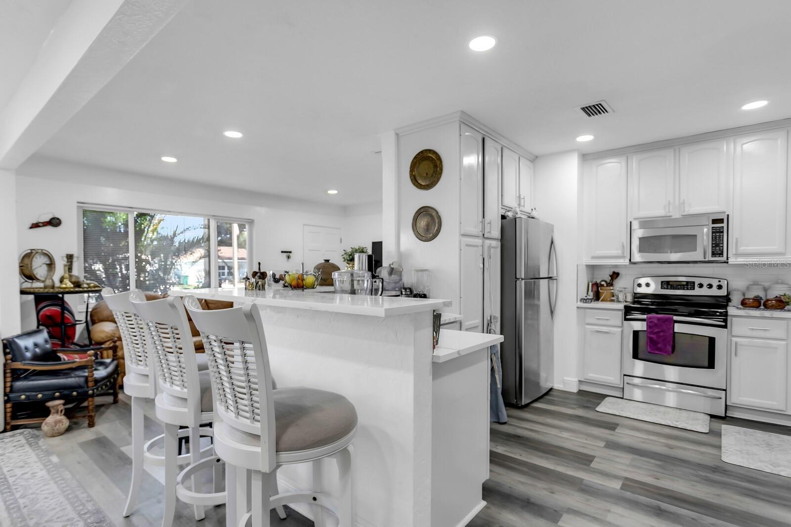 4864 LAKE CHARLES DRIVE N