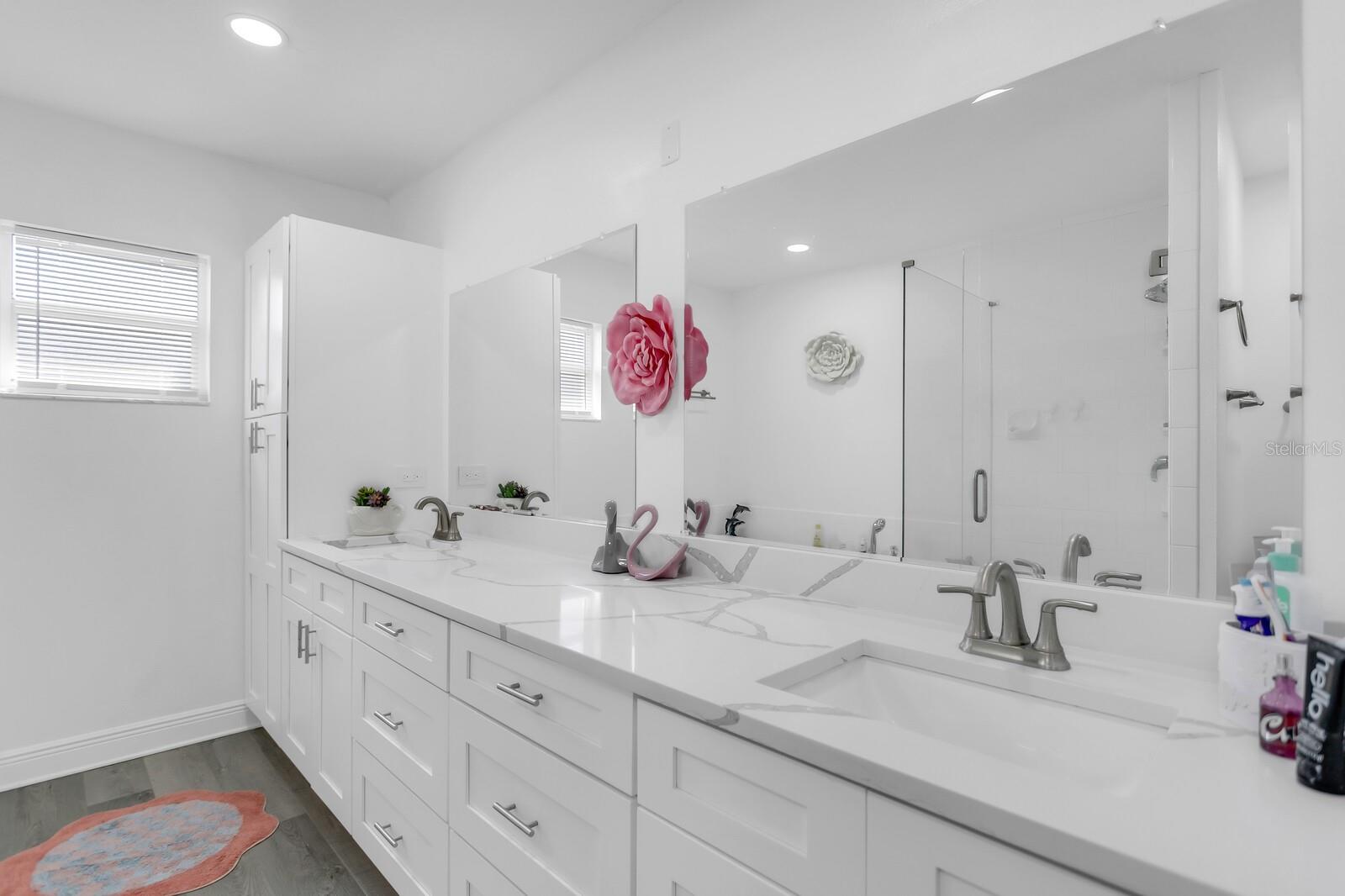 KENNETH CITY UNIT 1 REV - Residential